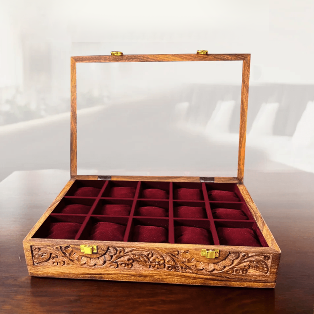 15 Watches – Carving – Glass Top