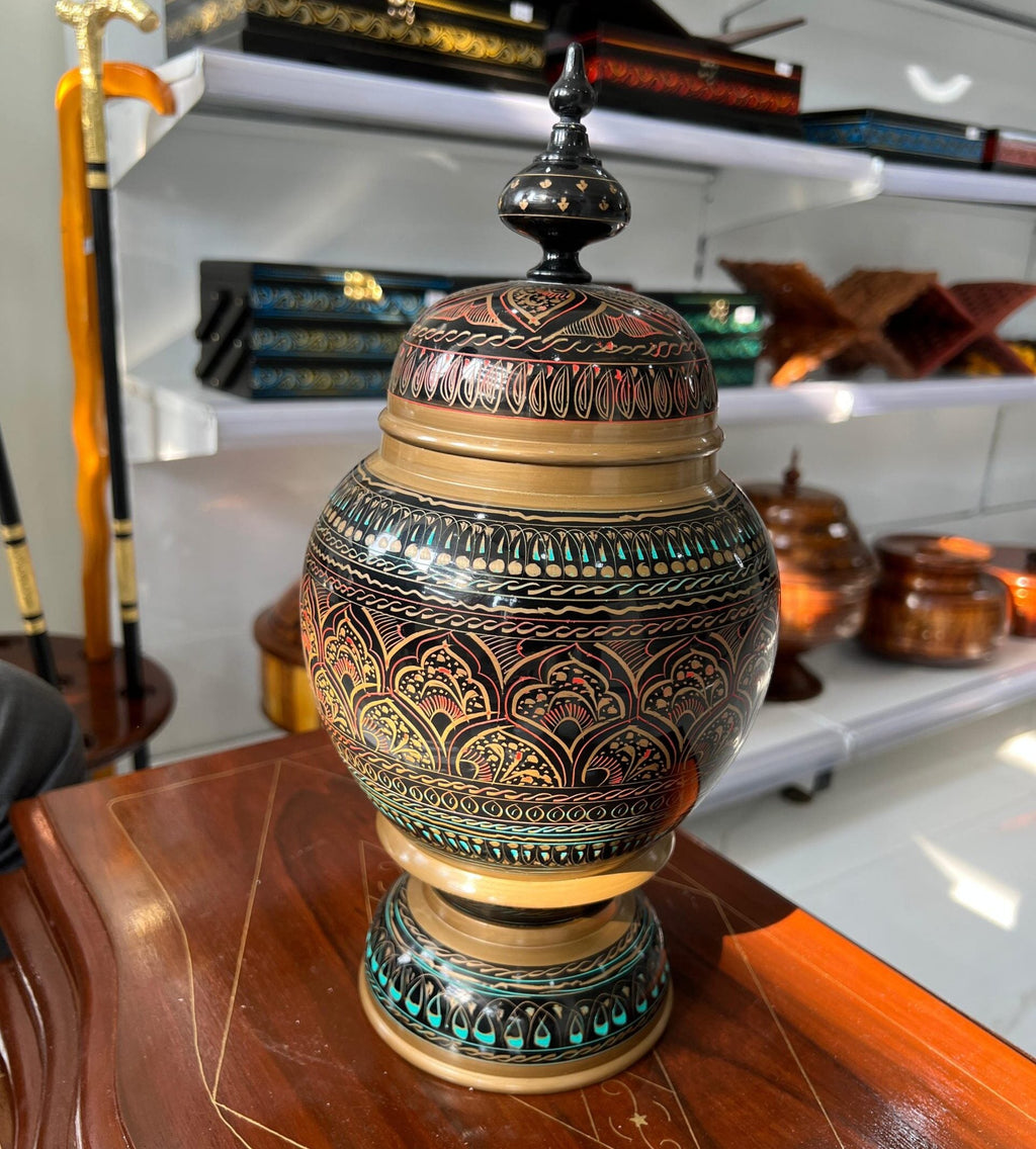 Naqshi Vase – with lid