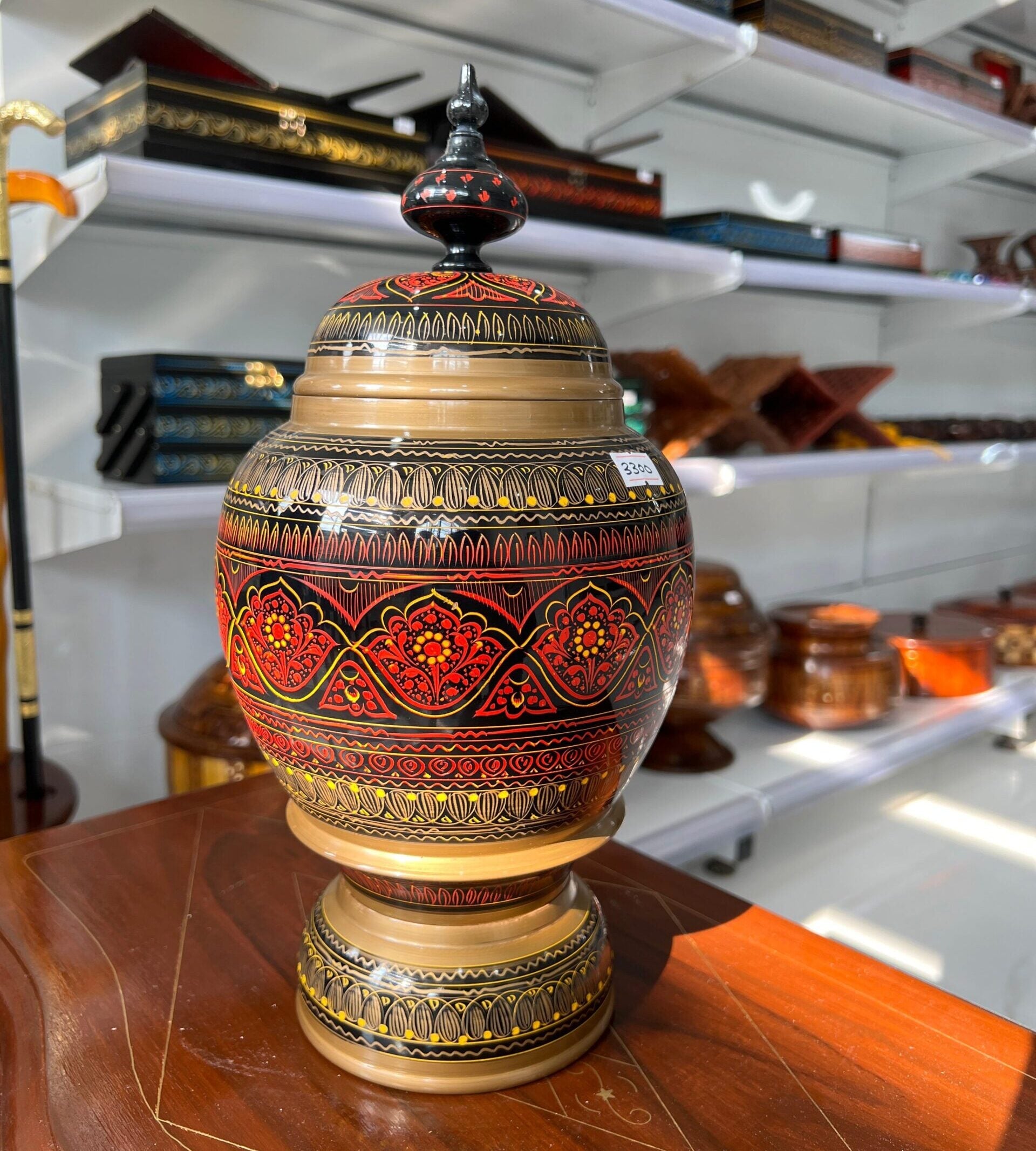 Naqshi Vase – with lid